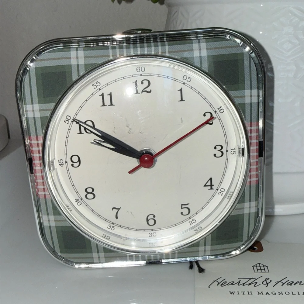 Hearth & Hand Plaid vintage Table Clock in Green and Red